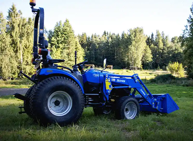 Solis 26 compact tractor for peak farming